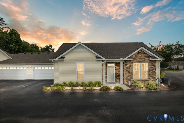 12128 Magnolia Bluff Ct, Chester, VA 23831
