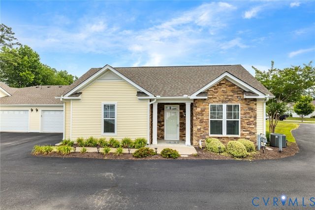 12128 Magnolia Bluff Ct, Chester, VA 23831