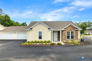 12128 Magnolia Bluff Ct, Chester, VA 23831
