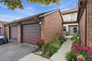 6580 Ridgefield Circle 203, West Bloomfield Charter Township, MI 48322