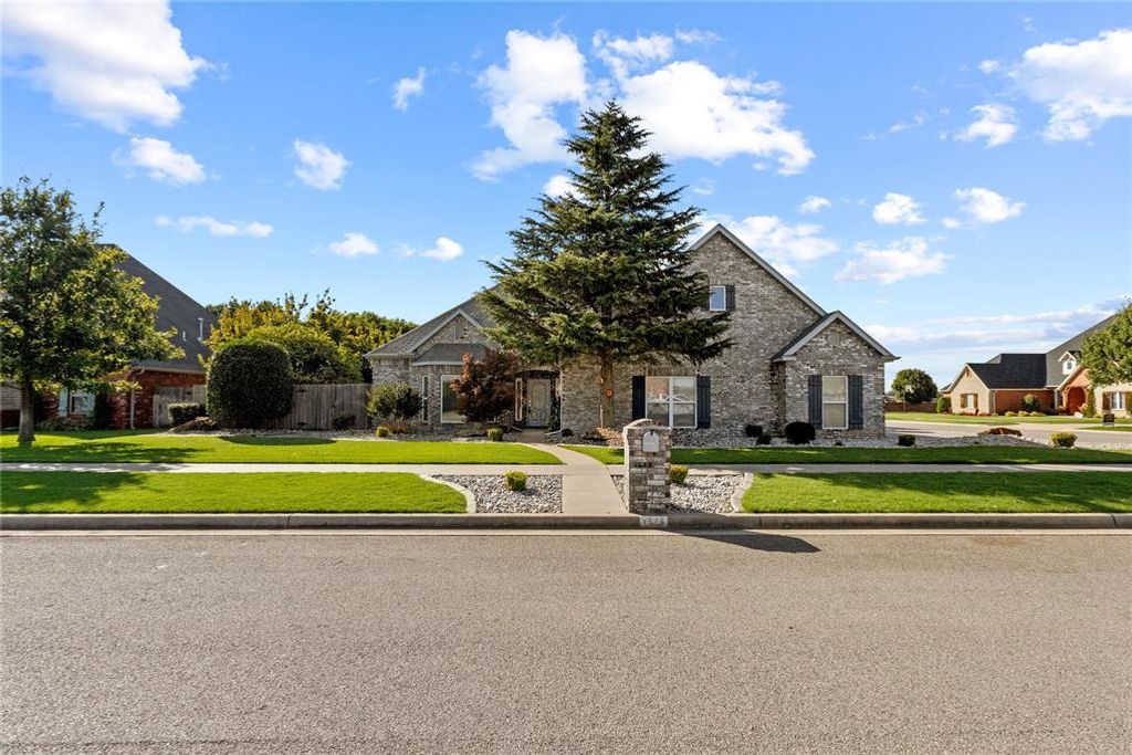 1325 Birch Street, Weatherford, OK 73096