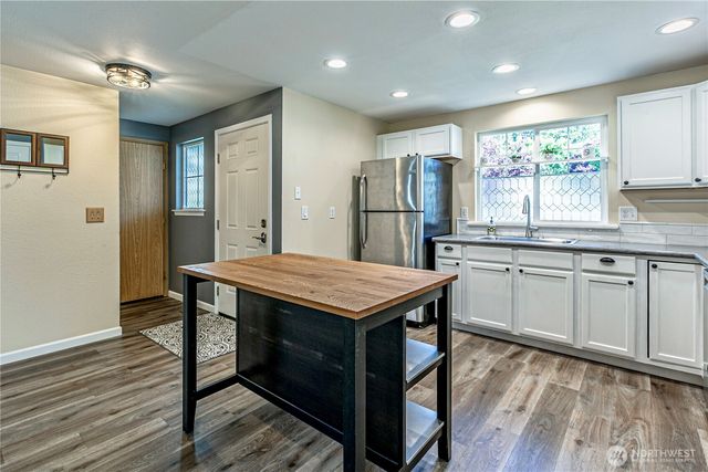 2706 9th Street SE, Puyallup, WA 98374