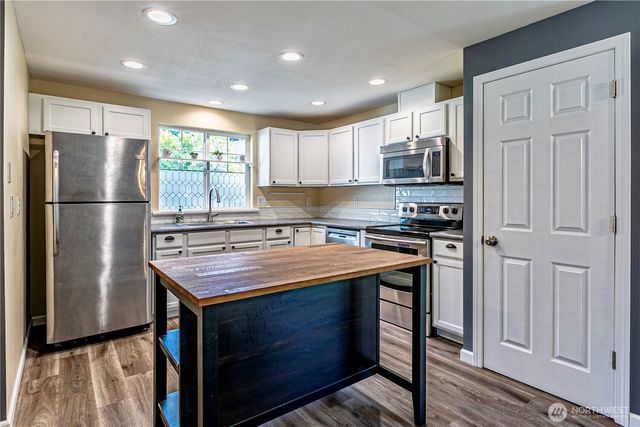 2706 9th Street SE, Puyallup, WA 98374
