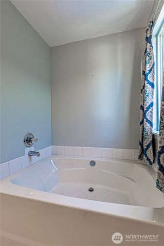 2706 9th Street SE, Puyallup, WA 98374