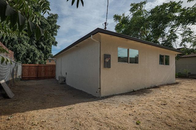 127 W 7th St, Stockton, CA 95206