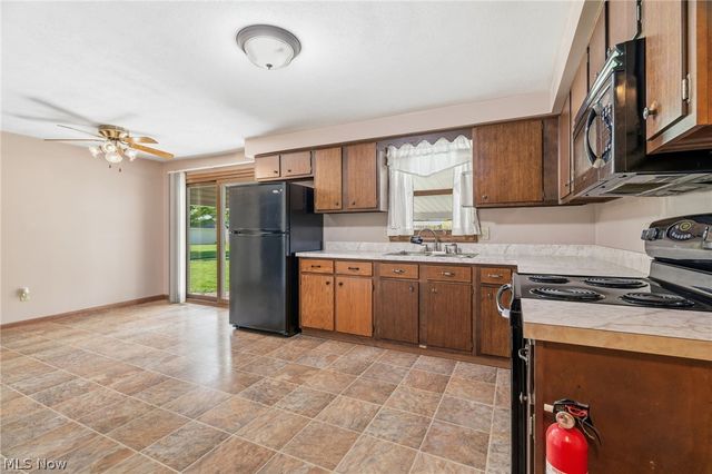 334 Providence Avenue SE, New Philadelphia, OH 44663