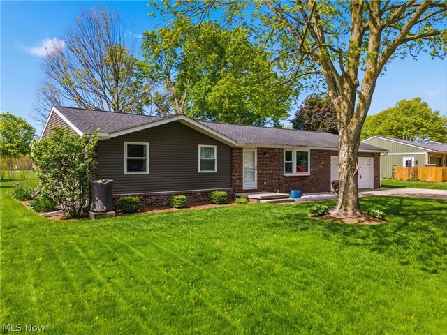 334 Providence Avenue SE, New Philadelphia, OH 44663