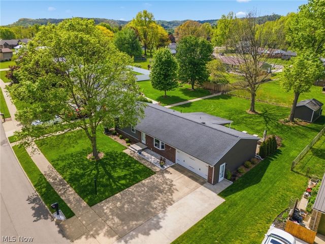 334 Providence Avenue SE, New Philadelphia, OH 44663