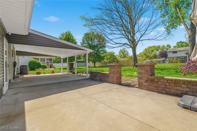 334 Providence Avenue SE, New Philadelphia, OH 44663