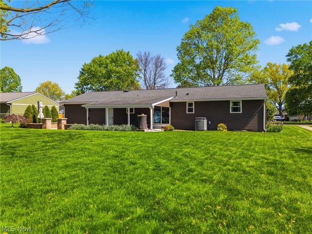334 Providence Avenue SE, New Philadelphia, OH 44663