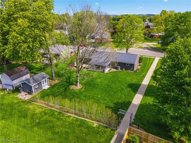 334 Providence Avenue SE, New Philadelphia, OH 44663