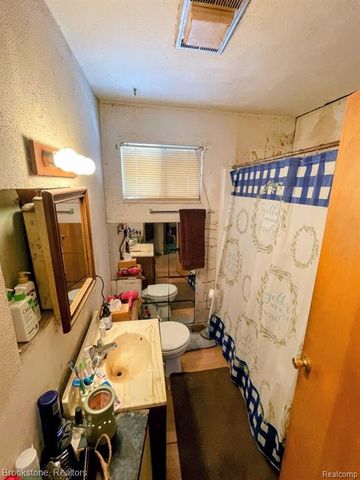 4354 Grass Lake Road, White Lake, MI 48383