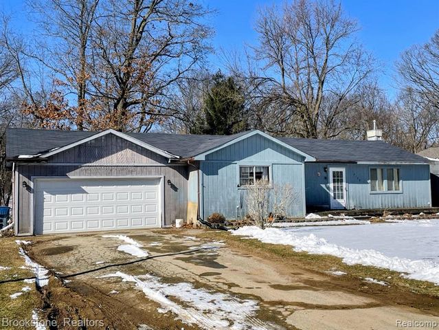 4354 Grass Lake Road, White Lake, MI 48383