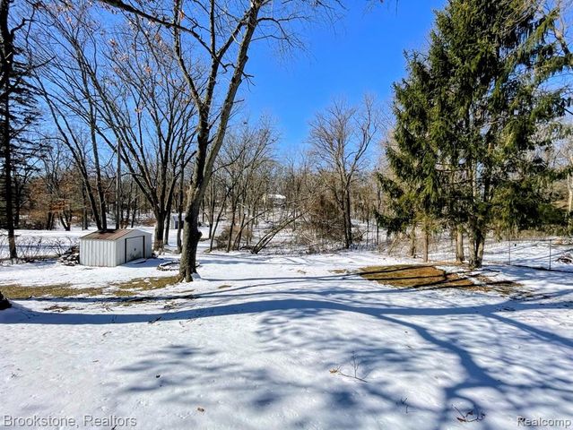 4354 Grass Lake Road, White Lake, MI 48383