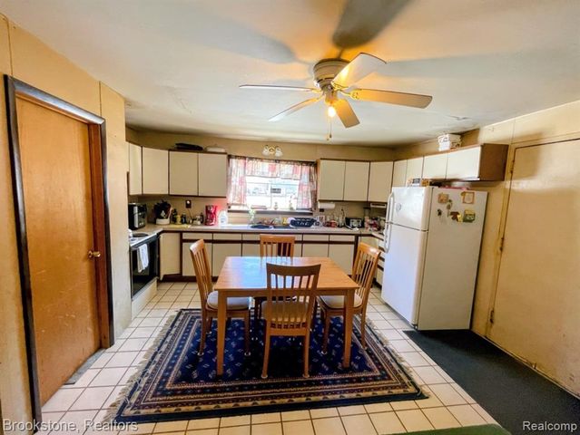 4354 Grass Lake Road, White Lake, MI 48383