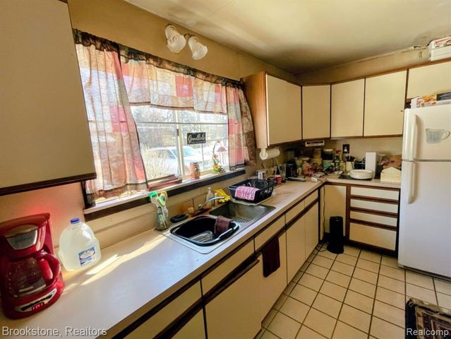 4354 Grass Lake Road, White Lake, MI 48383