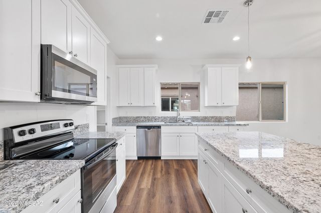 3194 E Andrada Road, Vail, AZ 85641