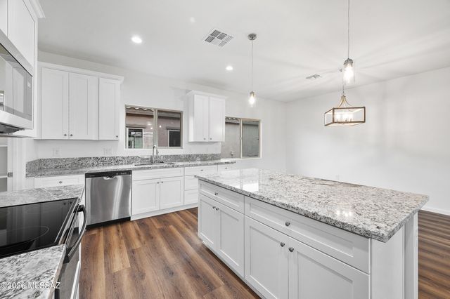 3194 E Andrada Road, Vail, AZ 85641