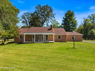 1328 W Main St, White Pine, TN 37890
