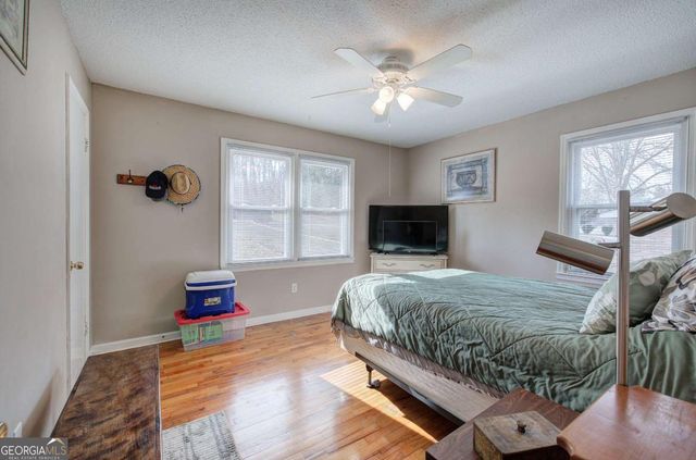 97 Pine Grove Circle NW, Adairsville, GA 30103