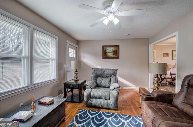 97 Pine Grove Circle NW, Adairsville, GA 30103