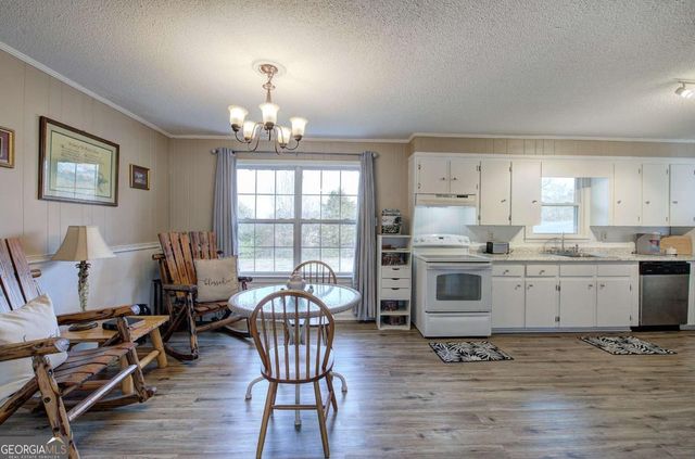 97 Pine Grove Circle NW, Adairsville, GA 30103