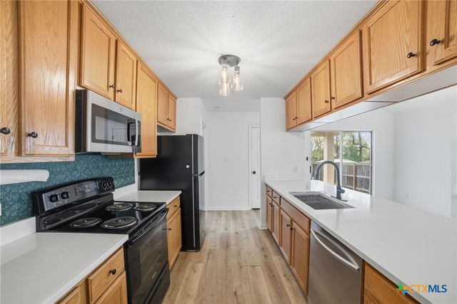 104 S Mockingbird Circle, Cedar Creek, TX 78612