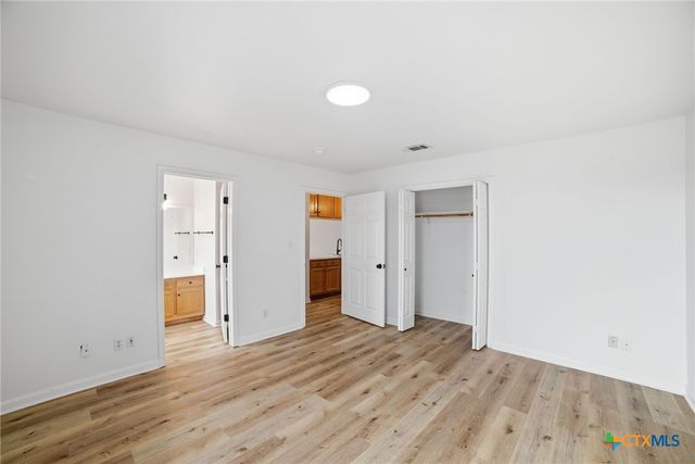 104 S Mockingbird Circle, Cedar Creek, TX 78612