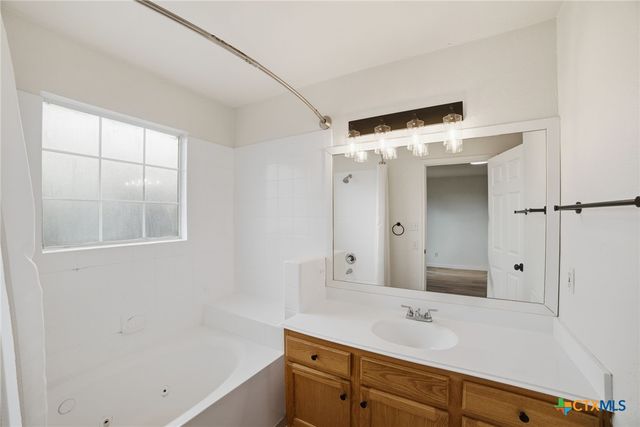 104 S Mockingbird Circle, Cedar Creek, TX 78612