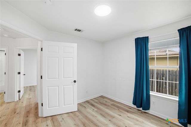 104 S Mockingbird Circle, Cedar Creek, TX 78612