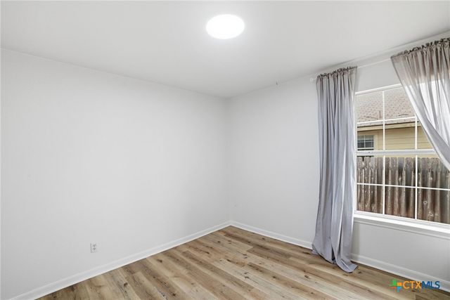 104 S Mockingbird Circle, Cedar Creek, TX 78612