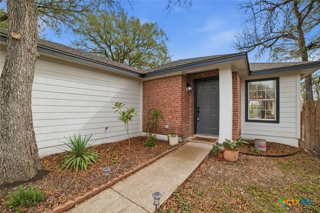 104 S Mockingbird Circle, Cedar Creek, TX 78612