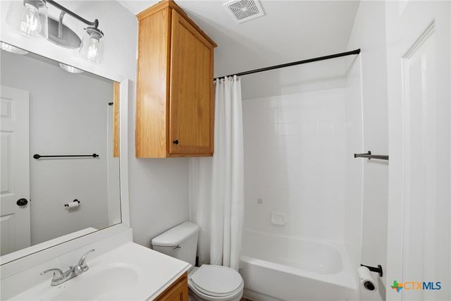 104 S Mockingbird Circle, Cedar Creek, TX 78612