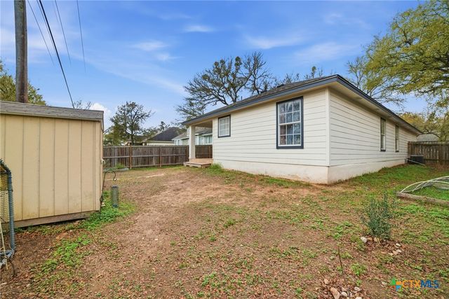 104 S Mockingbird Circle, Cedar Creek, TX 78612