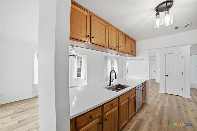 104 S Mockingbird Circle, Cedar Creek, TX 78612