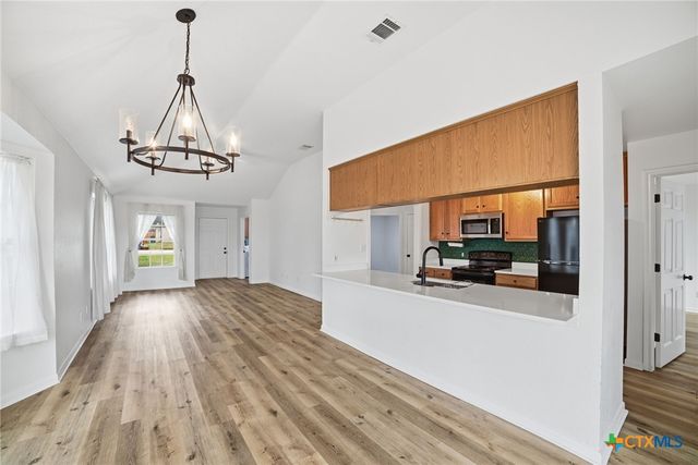 104 S Mockingbird Circle, Cedar Creek, TX 78612