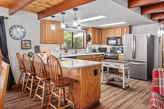 2675 Grenoble Dr, Arnold, CA 95223