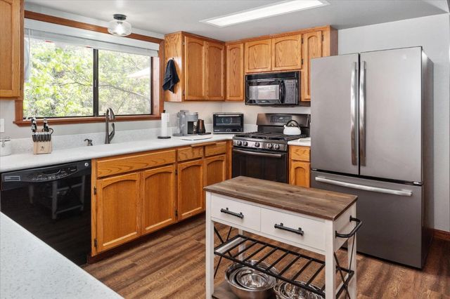 2675 Grenoble Dr, Arnold, CA 95223