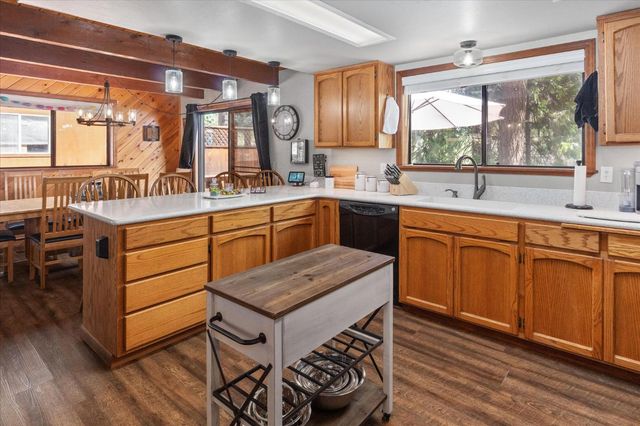 2675 Grenoble Dr, Arnold, CA 95223