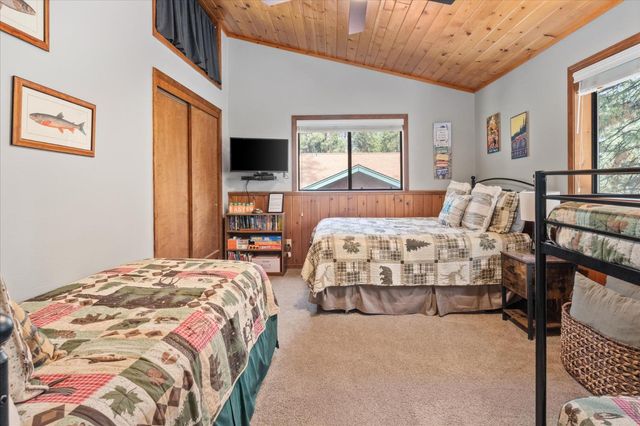 2675 Grenoble Dr, Arnold, CA 95223