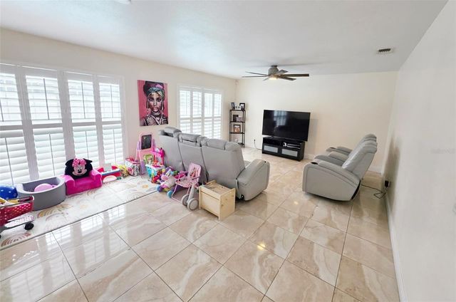 6408 BROOK HOLLOW COURT, Tampa, FL 33634