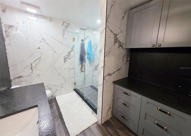 6408 BROOK HOLLOW COURT, Tampa, FL 33634