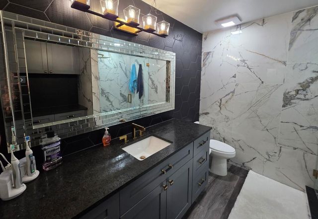 6408 BROOK HOLLOW COURT, Tampa, FL 33634