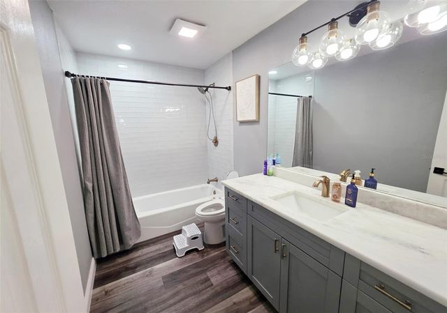 6408 BROOK HOLLOW COURT, Tampa, FL 33634