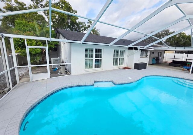 6408 BROOK HOLLOW COURT, Tampa, FL 33634