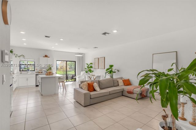 856 NW 3rd Way, Pompano Beach, FL 33060