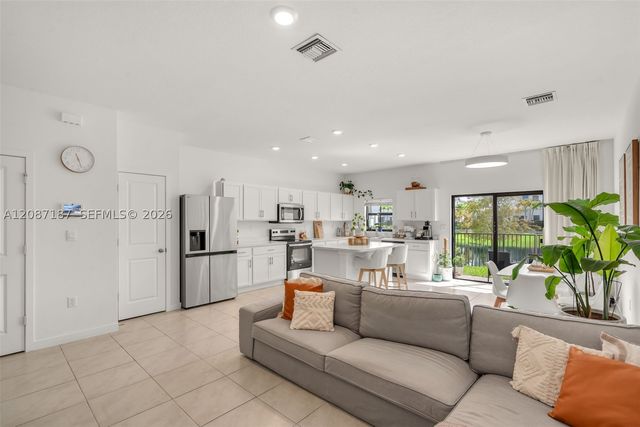 856 NW 3rd Way, Pompano Beach, FL 33060
