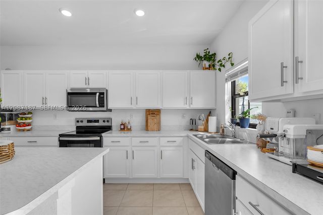 856 NW 3rd Way, Pompano Beach, FL 33060