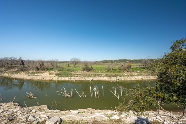 365 RIVER CLIFF PL, Spring Branch, TX 78070