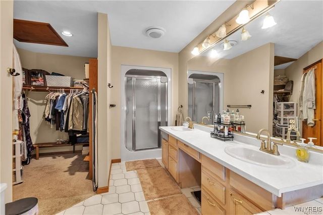 2160 Robert Drive, Niagara, NY 14304